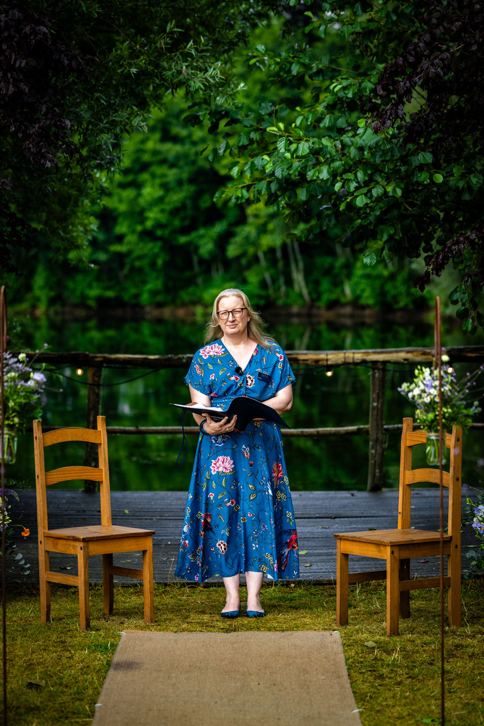 Deb Reed Celebrant Colchester Essex, performing the ceremony at Jacqui and Paulas wedding.